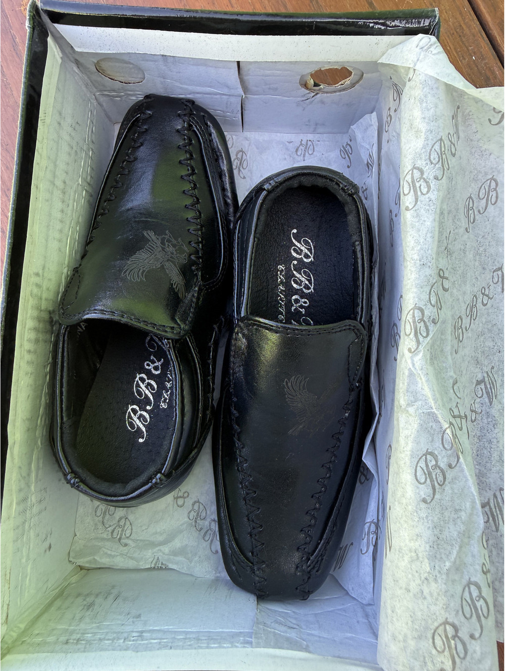 B B & M Black Kids Slip-On Loafers Size 6 beautiful eagle engraved wedding.